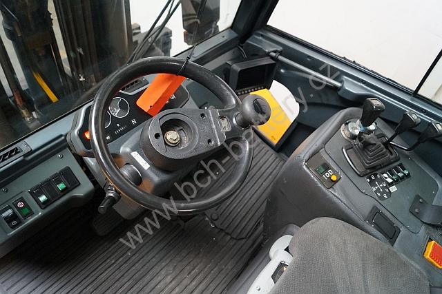 TOYOTA RRM14/ 2002 / 16000 mth / AKU / nosnost 1600 kg / TOP stav