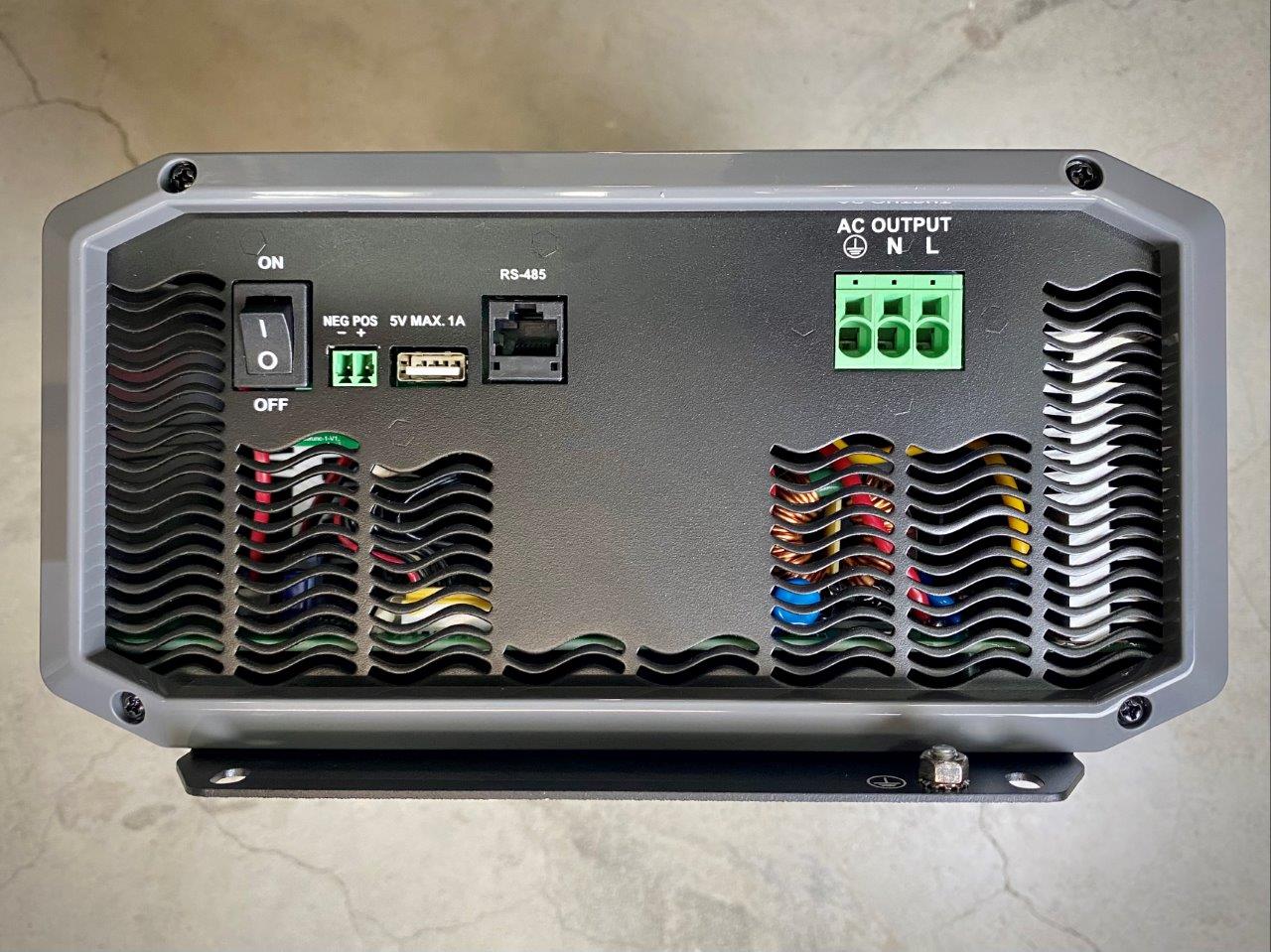 Měnič napětí EPever IPower Plus 3000W 48V čistá sinusoida
