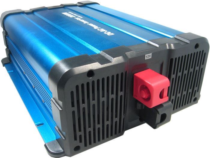 Měnič napětí 24V/230V 2000W, USB, Solarvertech FS2000, čistá sinusovka, dálkové ovládání bezdrátové