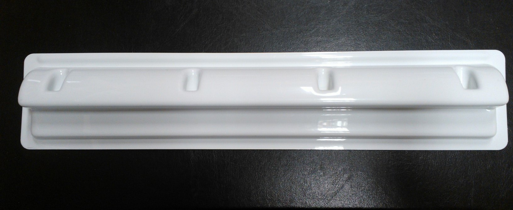 Sada držáků panelu pro obytný vůz či karavan 68cm