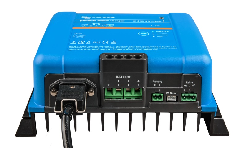 Nabíječka Victron Energy Phoenix Smart IP43 Charger 24V/16A (3) - pro nabíjení až 3 baterií současně