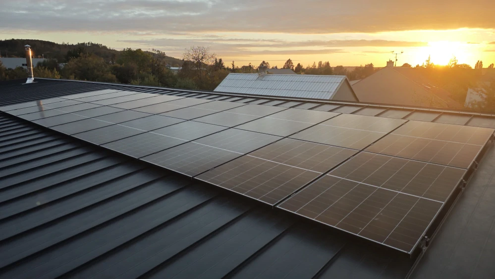 3 fázový solární set Victron Energy s výkonem solárního pole 9,54Wp/h, 3x230V AC, Lithiová baterie 9,6kWh 