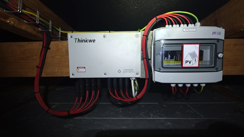 3 fázový solární set Victron Energy s výkonem solárního pole 9,54Wp/h, 3x230V AC, Lithiová baterie 9,6kWh 